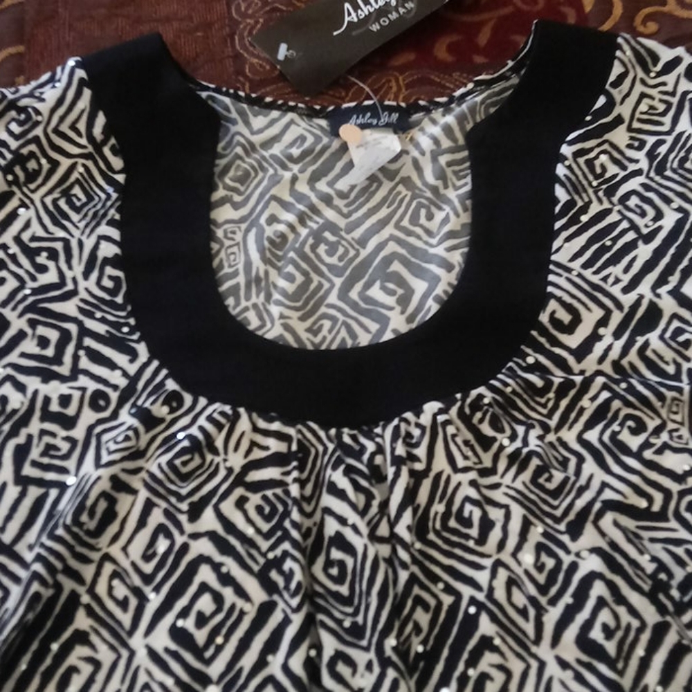 NWT ASHLEY JILL 2X BLOUSE BLK/WHT WOMENS ✨ SEQUINS